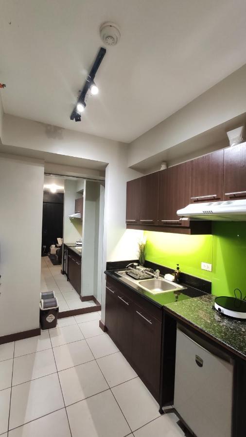 Resort Living Condominium Unit In Metro Manila Exterior foto